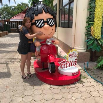 Babysitter Singapore: Candy