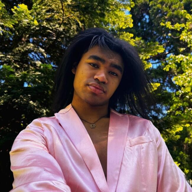 Babysitter in Tacoma: Derrick
