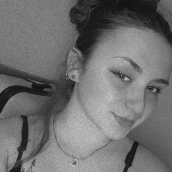 Babysitter in Saintes: Pauline