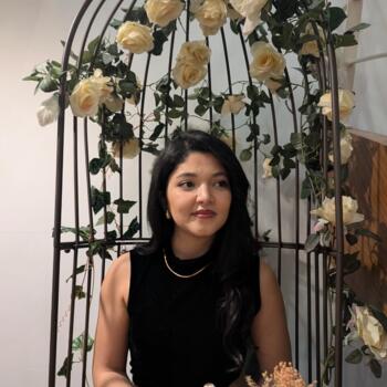 Babysitter in Paris: Aya