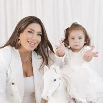 משרת בייביסיטר ב- עספיא: משרת בייביסיטר Elinor