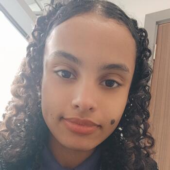 Babysitter in Maidstone: Maya