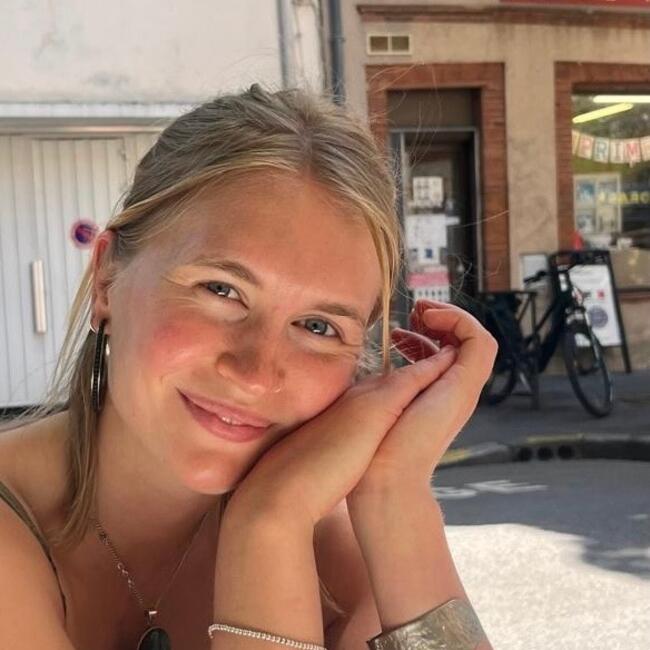 Babysitter in Birmingham: Freya