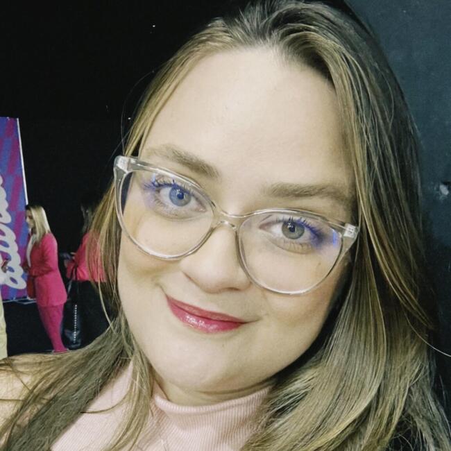 Emprego de babá em Caragua: Izabelle