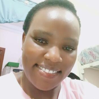 مربية أطفال في الريان: Sharon