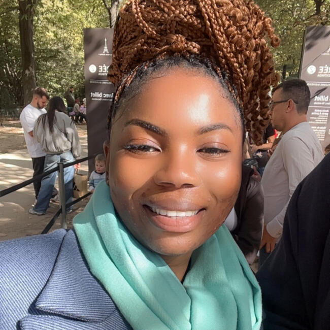 Babysitter in Évry: Ariane