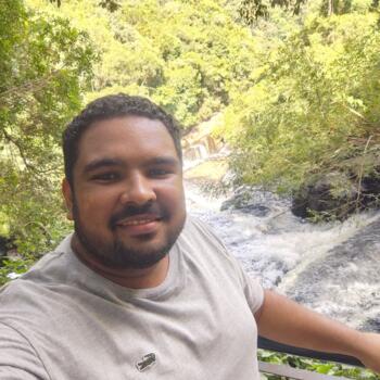 Emprego de babá em Gramado: emprego de babá Kevem