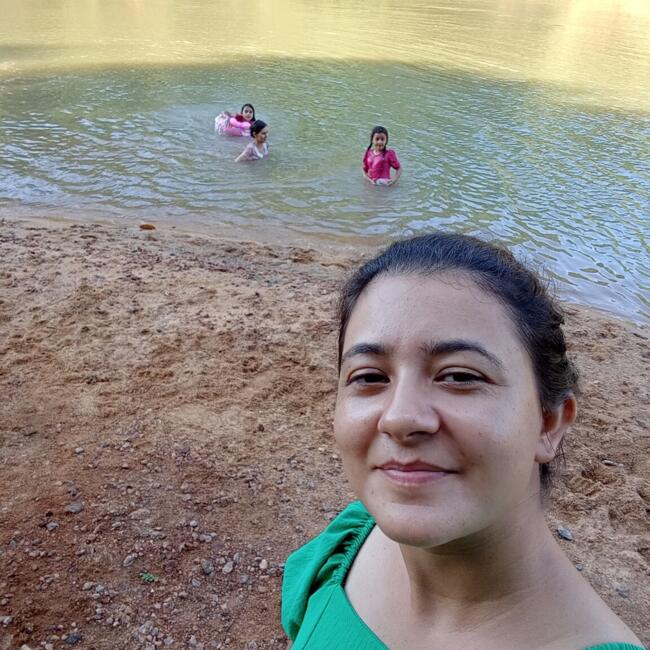 Emprego de babá em Caldas Novas: Karoline