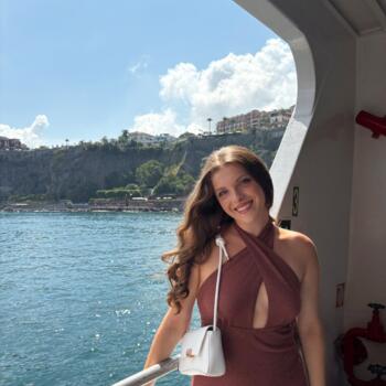 Babysitter στην περιοχή Χαλάνδρι: Elena