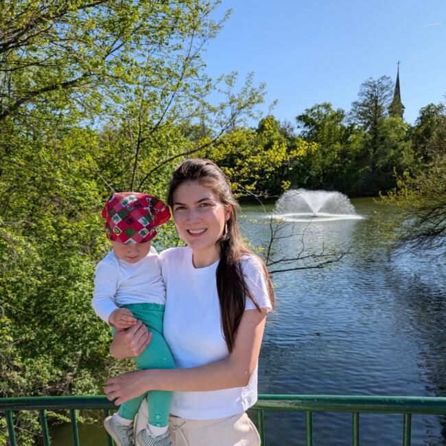 Job de babysitting în București: Estera