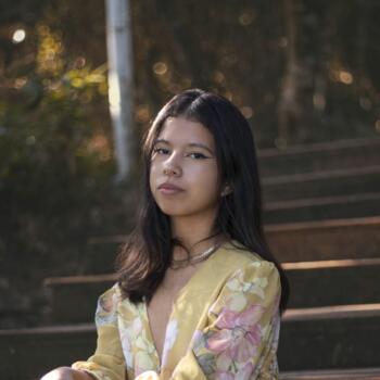 Babá em Itajaí: Thais