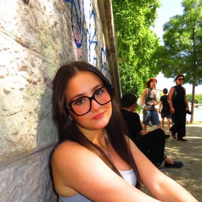 Babysitter in Brignais: Lisa