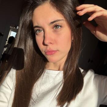 Babysitter in Rome: Viola