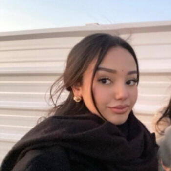 Babysitter in Avanne-Aveney: Lina