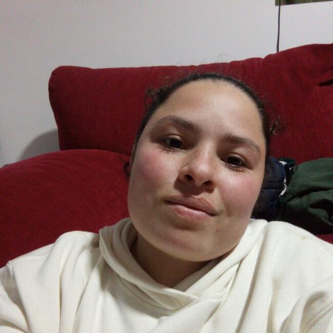 Babysitter in Murillo de Río Leza: Laura valeria