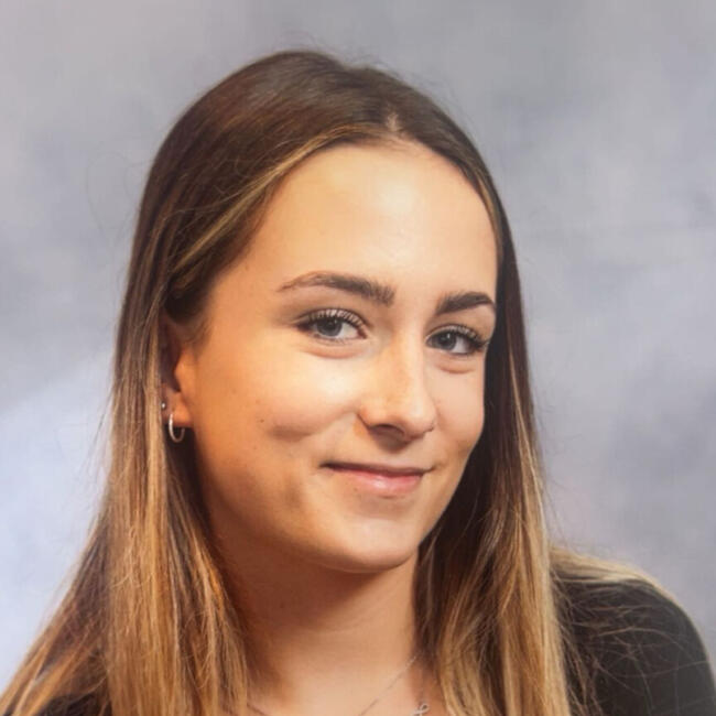 Babysitter in Viviers-lès-Montagnes: Eva