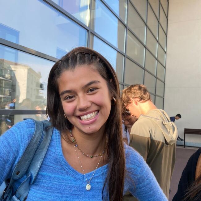 位于邁松阿爾福的临时保姆: Alina