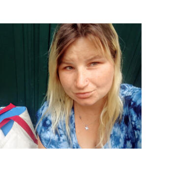 Babysitter in Paris: Anna
