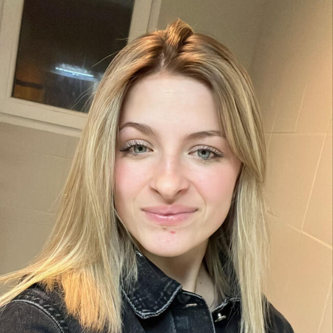 Babysitter in Peyzieux-sur-Saône: Leane