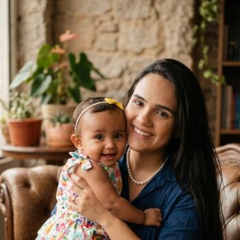 Emprego de babá em Viana: emprego de babá Aline