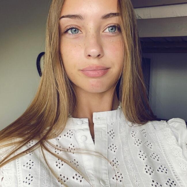 Babysitter in Bailleul: Lisa