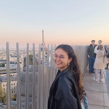 Babysitter in Marseille: Lina