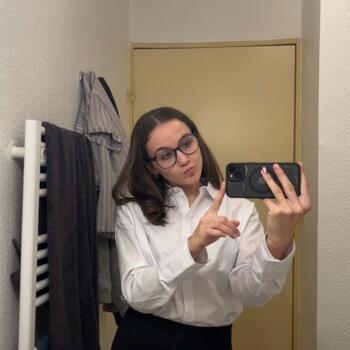 Babysitter in Tours: Ambre