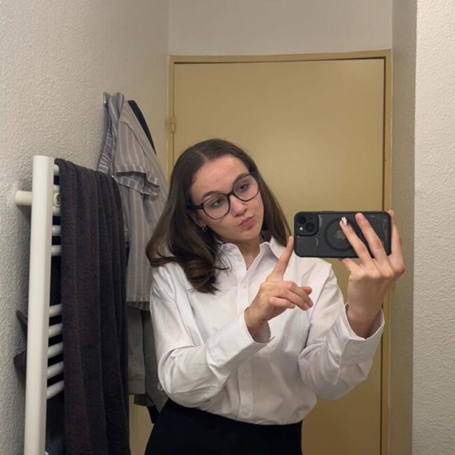 Babysitter in Tours: Ambre