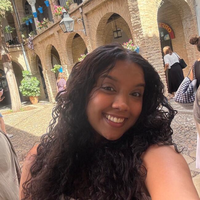 Babysitter in Jaén: Leticia