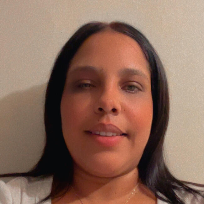 Babysitter in Bayamón: Nasreen