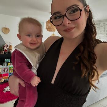Babysitter in Saint-Martin-des-Champs: Oceane