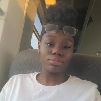 Babysitter in Paris: Edna