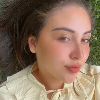 Babysitter in Les Lilas: Kiara