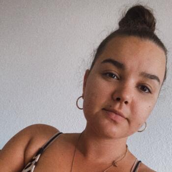 Babysitter in Viby J: Flóra