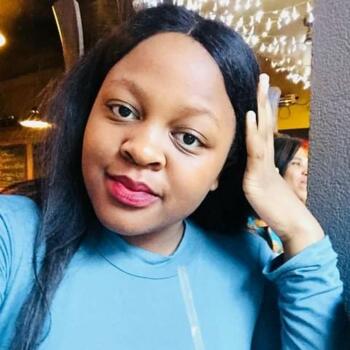 Babysitter in Cape Town: Ziphozenkosi