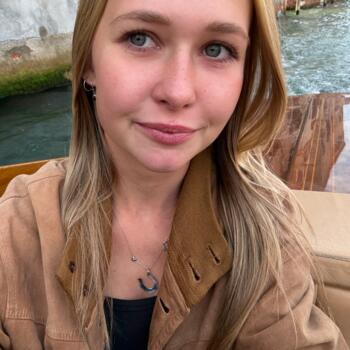 Babysitter in Central Coast: Bella