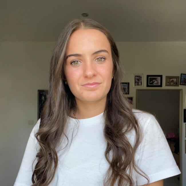 Babysitter in Ploemeur: Ines