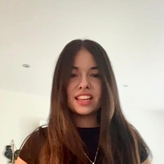 Babysitter in Bures-sur-Yvette: Charlène-Valentina