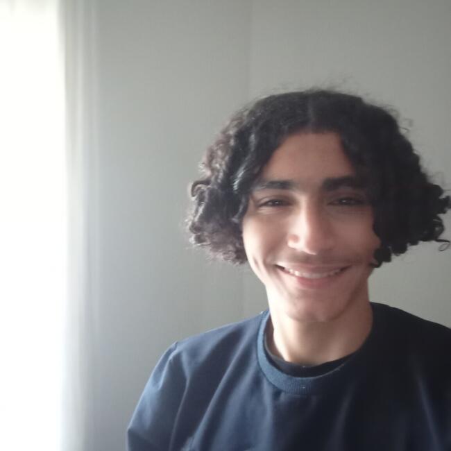 Babysitter in Caissargues: Adan