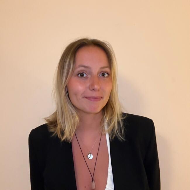 Babysitter in Toulouse: Louann