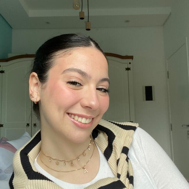 Babysitter in Curitiba: Anna Luiza