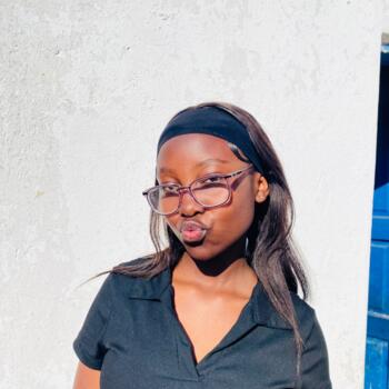 Babysitter in Midrand: Thato