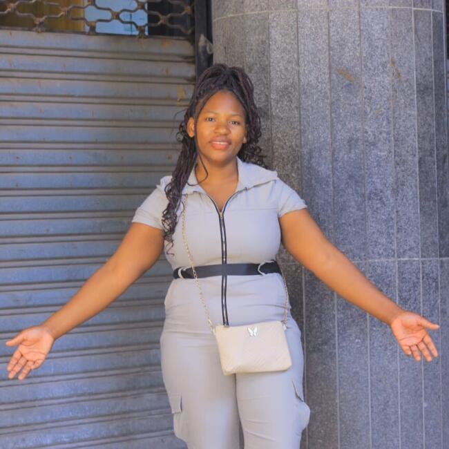 Babysitter in Germiston: Esther