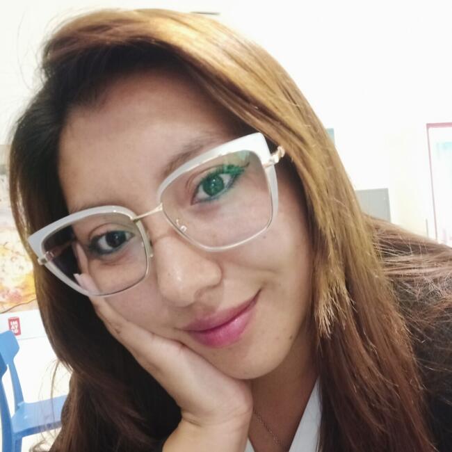 Babysitter in Los Baños del Inca: Jhennifer