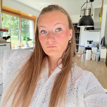 Babysitter Dinard: Capucine