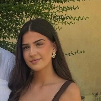 Babysitter in Orange: Lali