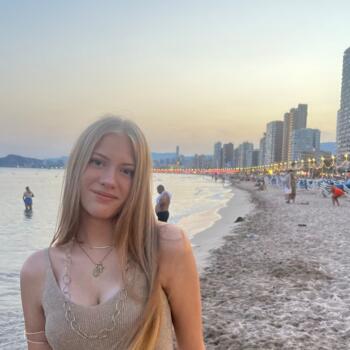 Babysitter in Alzira: María