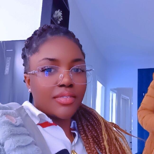 Babysitter in Tirana: MamBee