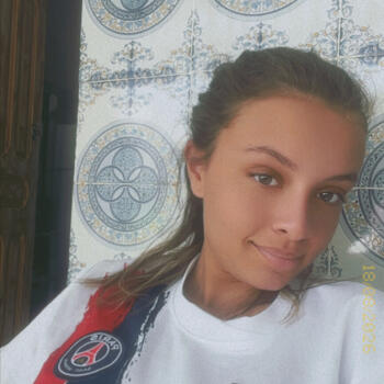 Babysitter in Levallois-Perret: Manel