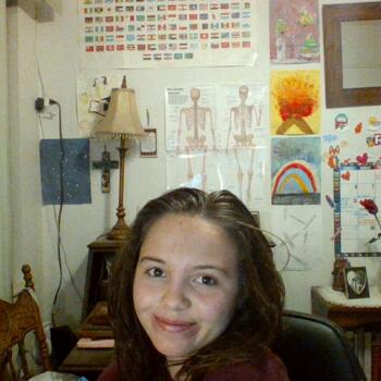 Babysitter in Apple Valley (California): Mia